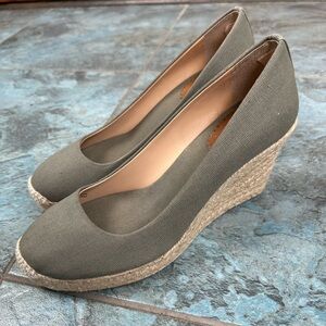 J. Crew Seville Green Espadrille Wedge, Size 8.5 Closed Toe Travel Beach